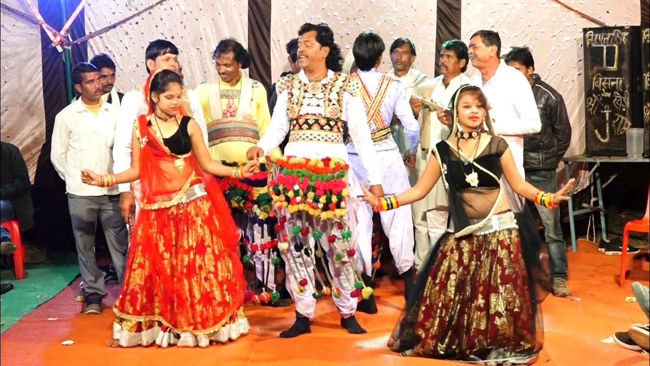 Desi rai//बागेश्वर धाम की राई//खबर मोरी लये रई हो बागेश्वर गड़ा के हनुमान//खड़ी राई