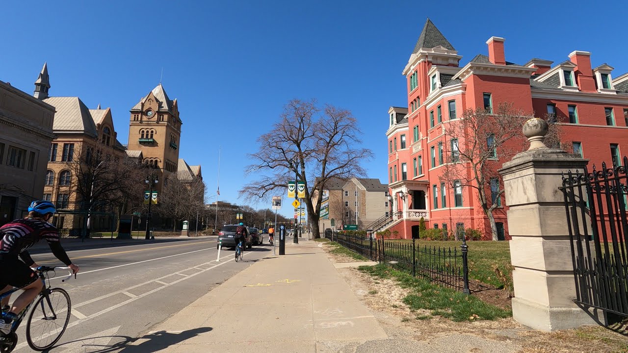 Detroit Walking. Cass Corridor from Downtown to Midtown