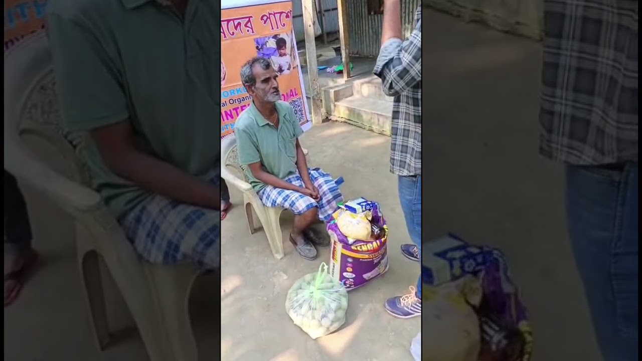 এক অন্ধ বাবার জন্য কিছু রেশন তুলে দিলাম তাঁর হাতে আশীর্বাদ করবেন যাতে এইভাবে মানুষের পাশে থাকতে পারি