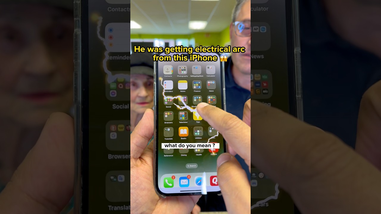 Бабушка была так напугана 😨 #шорты #apple #розыгрыш #смешно #iphone