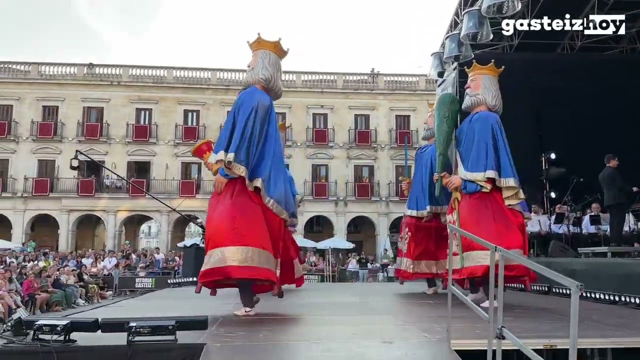 Baile de gigantes y academia de folklore