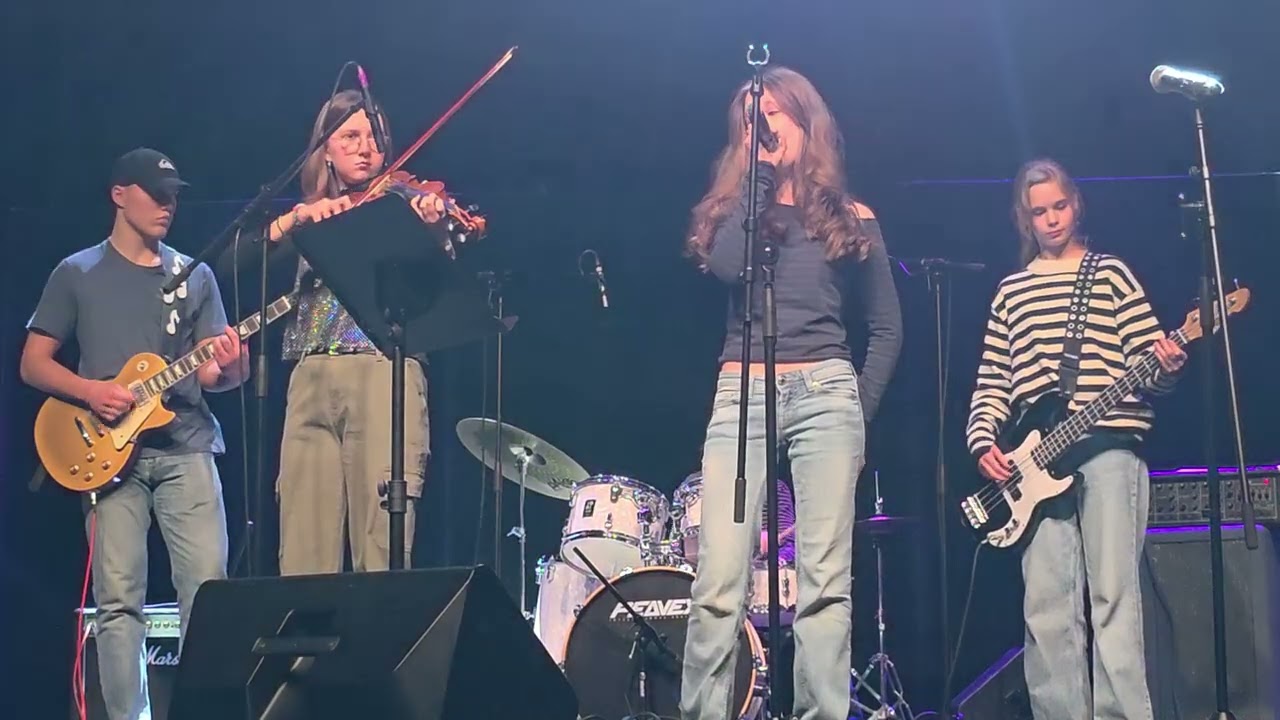 Back to Black, Amy Winehouse COVER