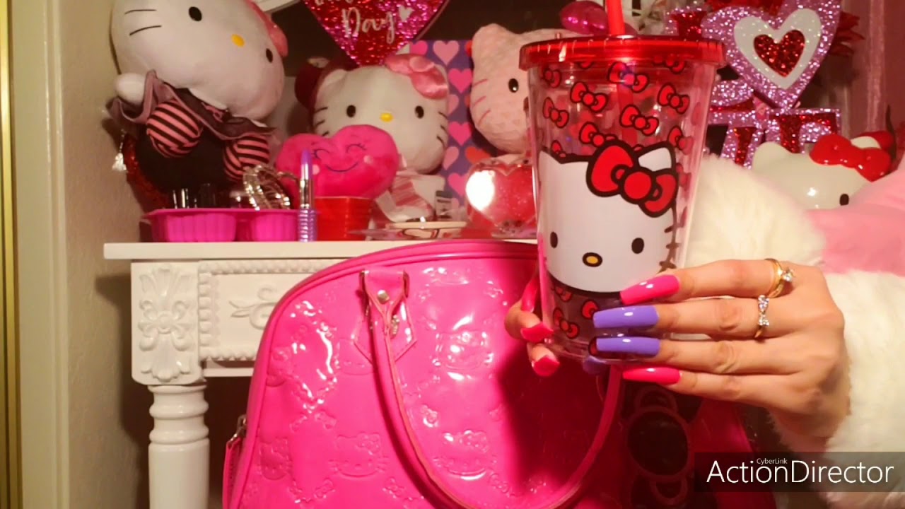 👜🎀What's In My Pink Hello Kitty LoungeFly Purse?👜🎀2020