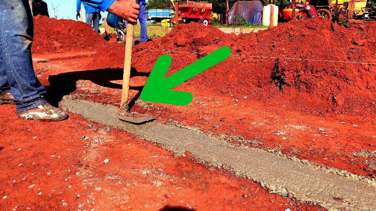 CONCRETANDO A VIGA BALDRAME NA VALA, E PARA OS ALMOFADINHAS O MEU RECADO.