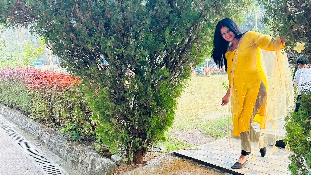 बाबू कै माँ के साथ बाहर गाए थे