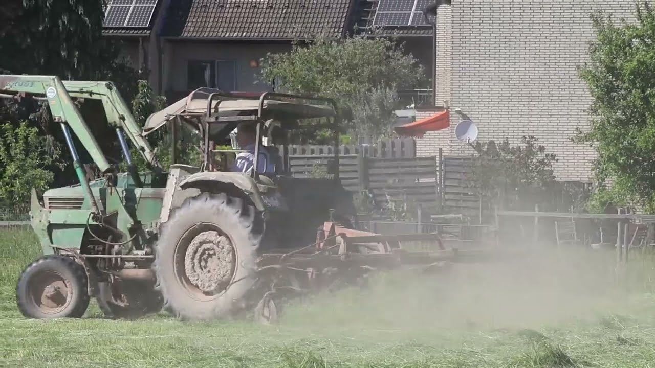 Deutz D06 beim Gras wenden | Heuernte 2025