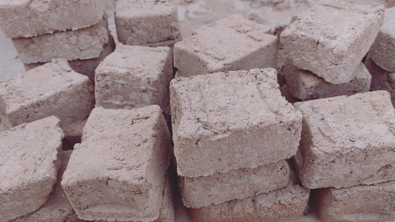 ASMR: soft dusty pure red dirt shapes smashing+sifting/dry+water/oddlysatisfying