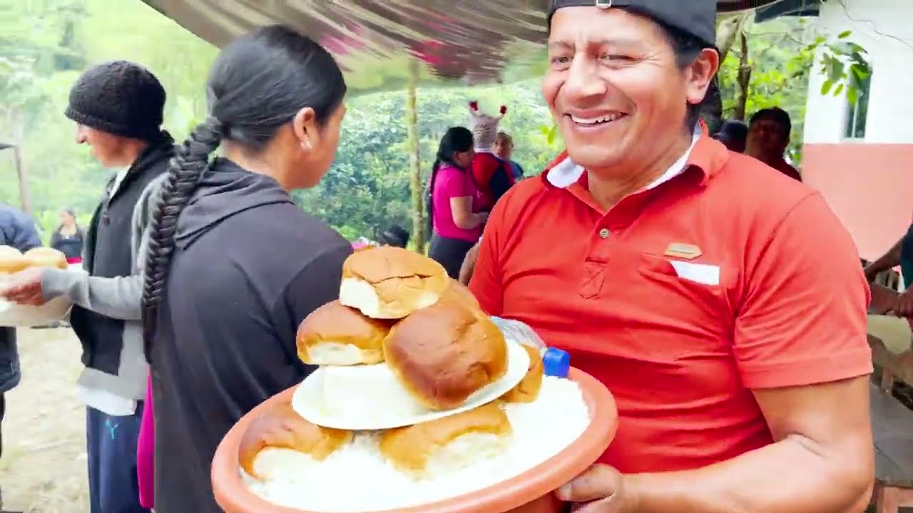 REPARTIENDO MIEL EN LA FIESTA DE LA NAVIDAD donde el marcantaita