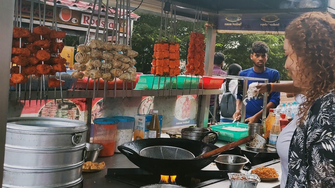 Indian street food, Eat at ur own risk ❗/ جولة اكل الشوارع في الهند