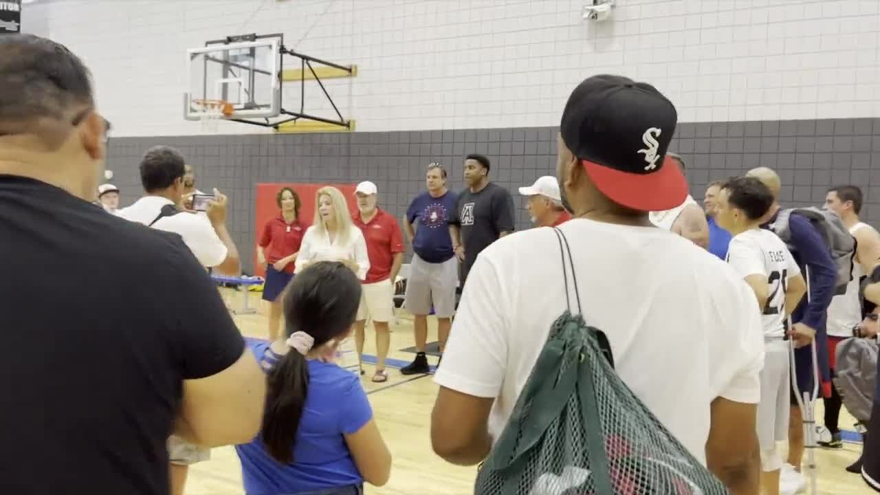 Sunday tribute to Lute Olson w/ UA greats at camp