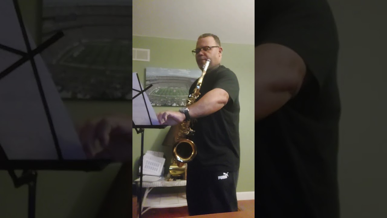 concert  c in key of D blues on tenor saxophone  Jose Ayala