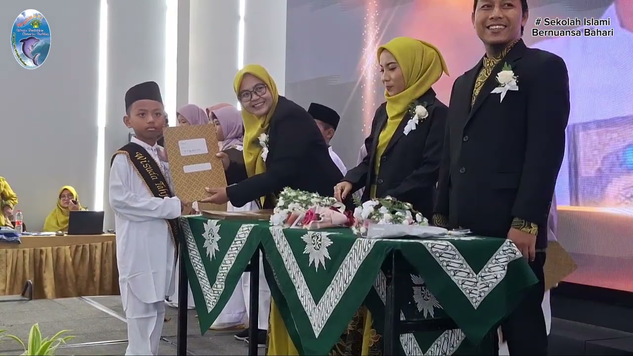 Wisuda Purnasiswa ke 60 dan Tahfidz Qur'an ke 4 SD Muhammadiyah 9 Surabaya