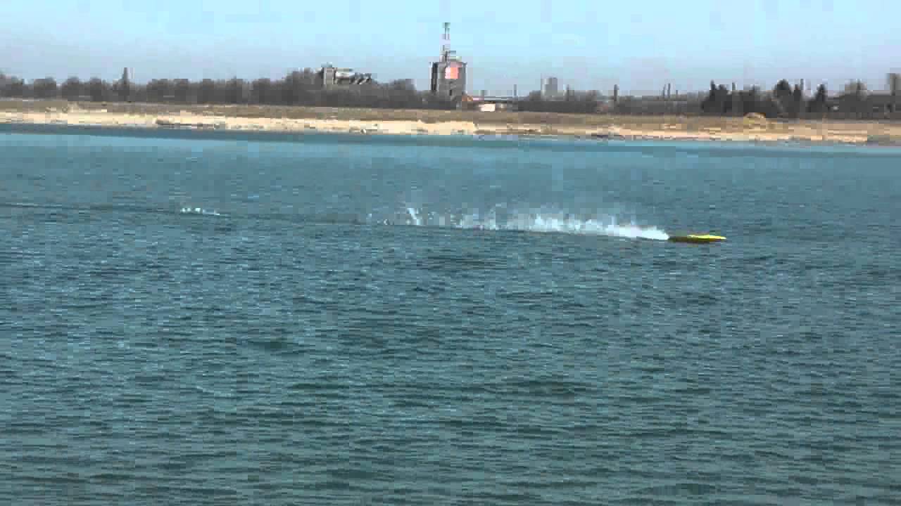 Rennboot Mono II Essenz