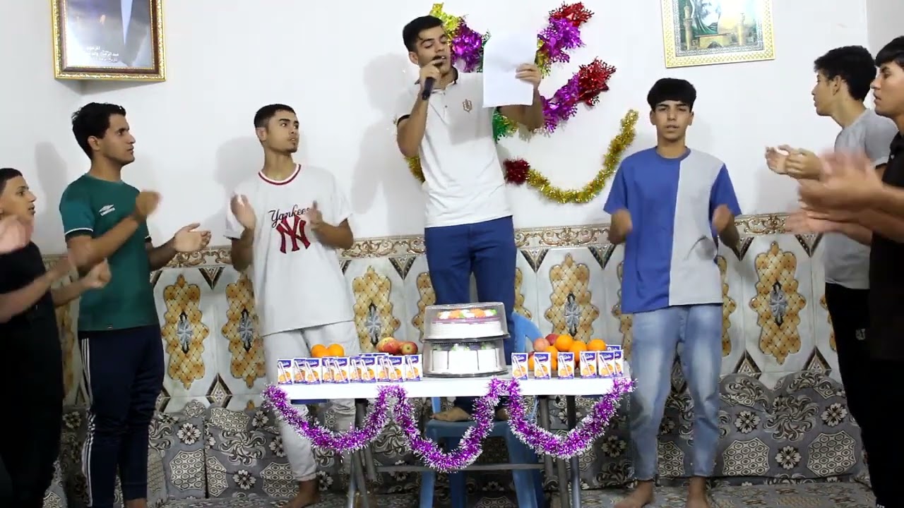 مجنونك حتى لو سموني وعيونك تره مايهموني..