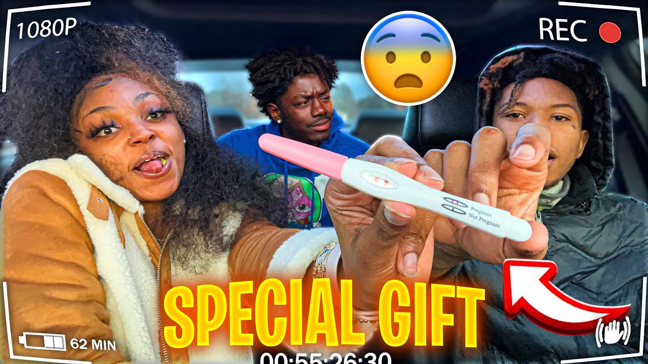 I gave my boyfriend friend a special gift 😏🤫