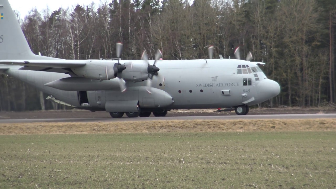 Hercules plane Swedish road (land and takeoff )