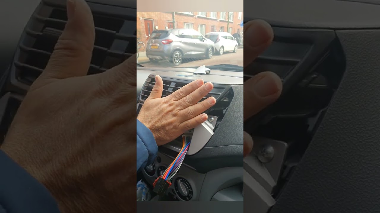 Suzuki Alto / Nissan Pixo auto radio / paneel veranderen