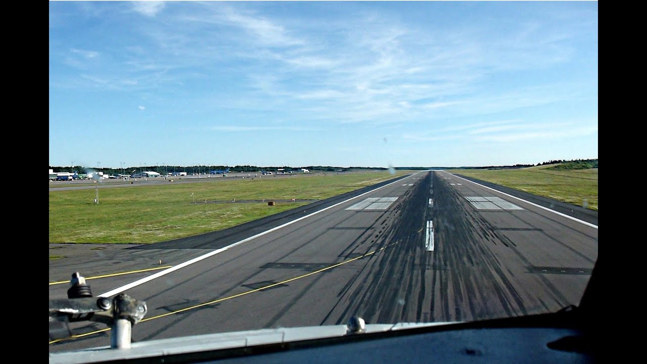 737 Cockpit Landing in Gothenburg, Sweden