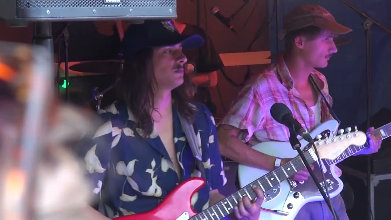 Mega Surf -  Live - Temple Fest 2025
