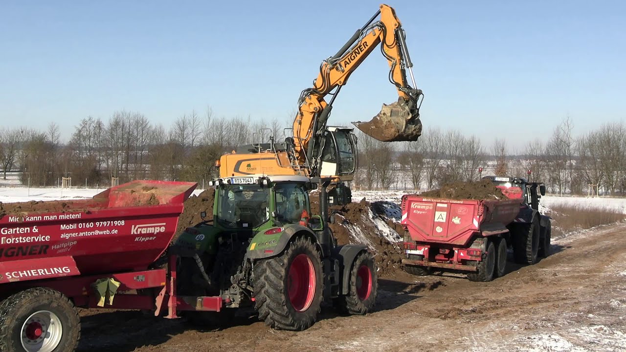 Aigner GmbH - Humusverladung mit Liebherr R 922 in Köfering