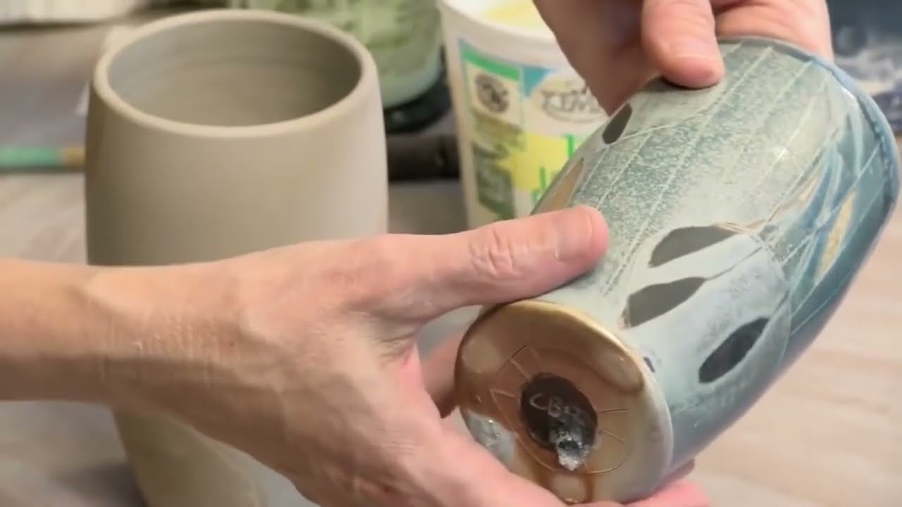 Laying a Foundation for Layered Surfaces with Ceramic Engobes   COLLEEN RILEY