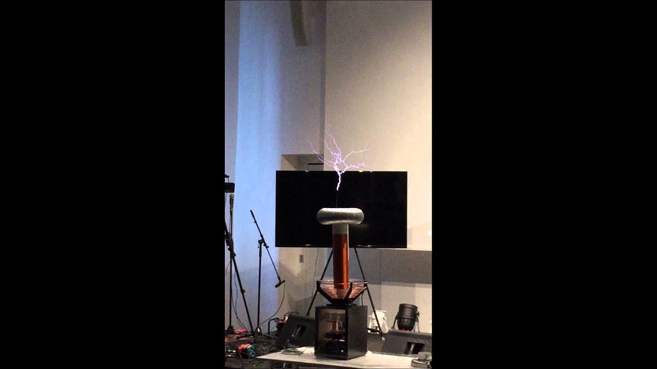 Tesla Coil Music - Ume&aring; hackerspace at #MTFScandi