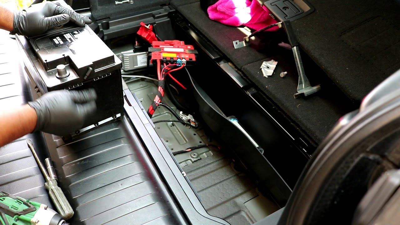 Замена аккумулятора BMW X5 E70 2007-2013