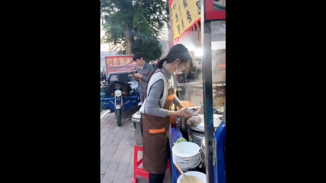 Chinese Breakfast Favorite: Hu La Tang (Spicy Pepper Soup) 胡辣汤