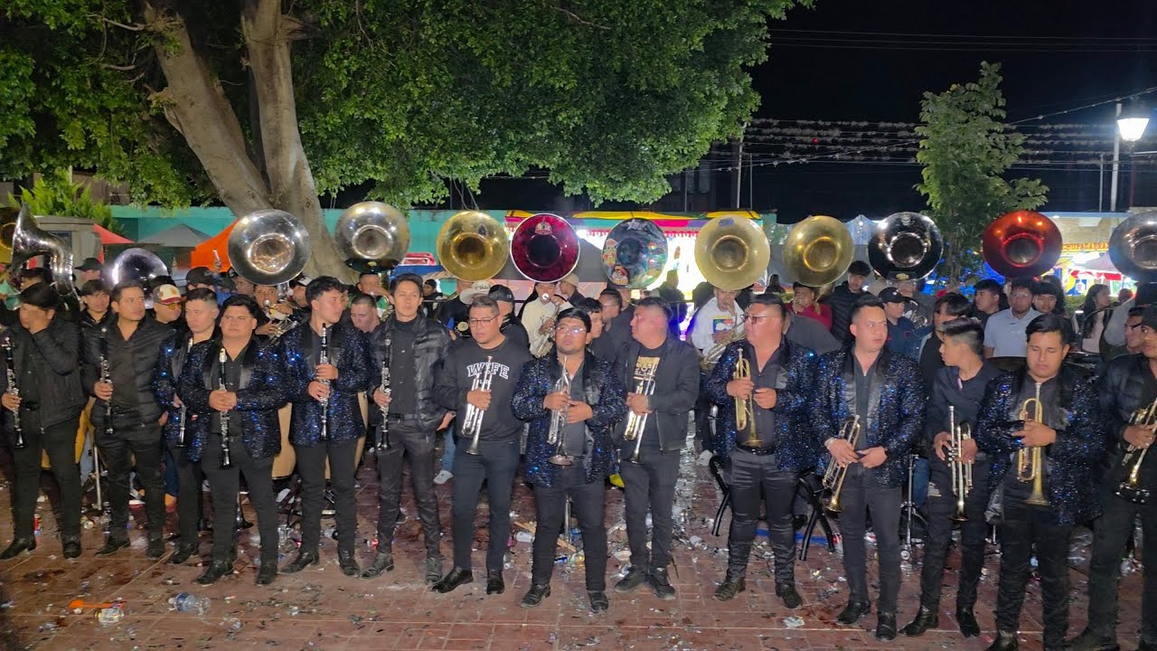 El Italiano🇮🇹 Y más🥁 BANDA LOS DE LA REYNA👑 quema de castillo Magdalena etla 2026 LOS CUENCHES🤠