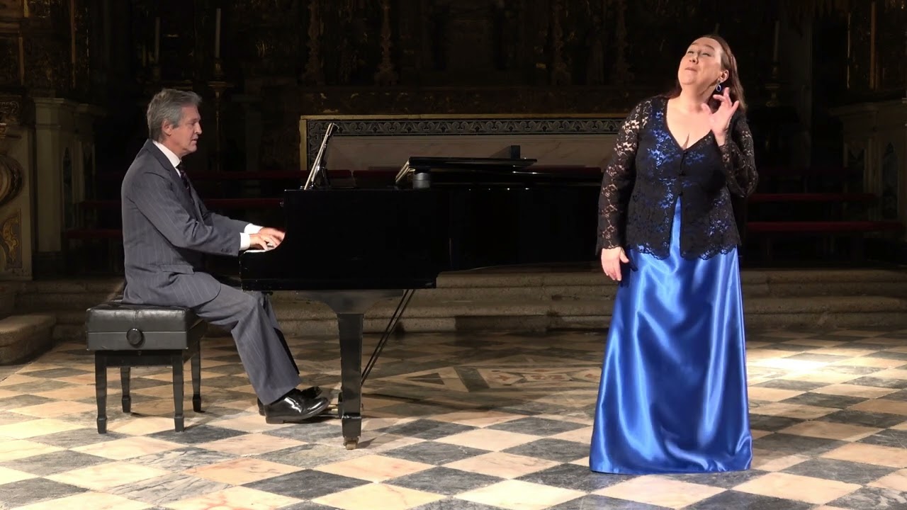 Erik Satie - La Diva de l'Empire - Sandra Medeiros, soprano