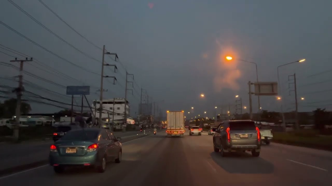 4K 🇹🇭 🌴🚘🌴 Relaxing Street in CHONBURI Citty | หน้าตลาดทองหลาง สะพานลอยตลาดนินจา ถนนบางนา ตราด