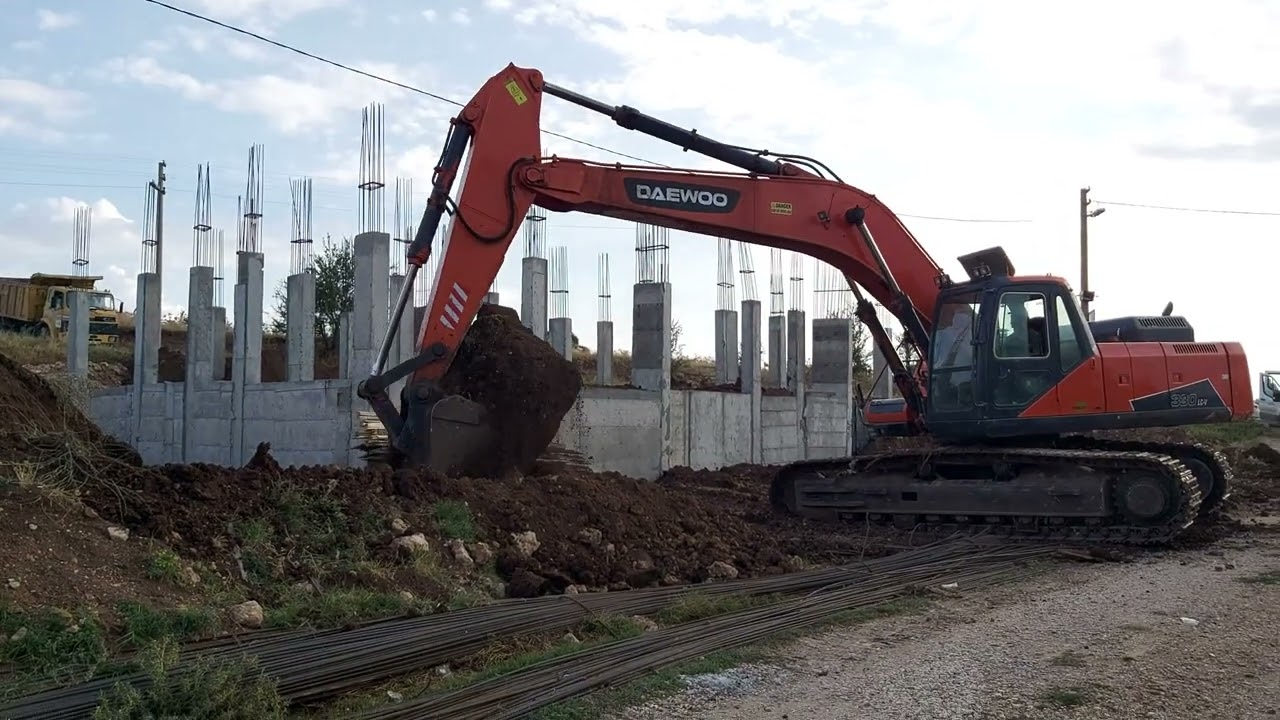 Hassas Manevralarla Dolgu Daewoo/ Develon 330LC-V Ekskavatör