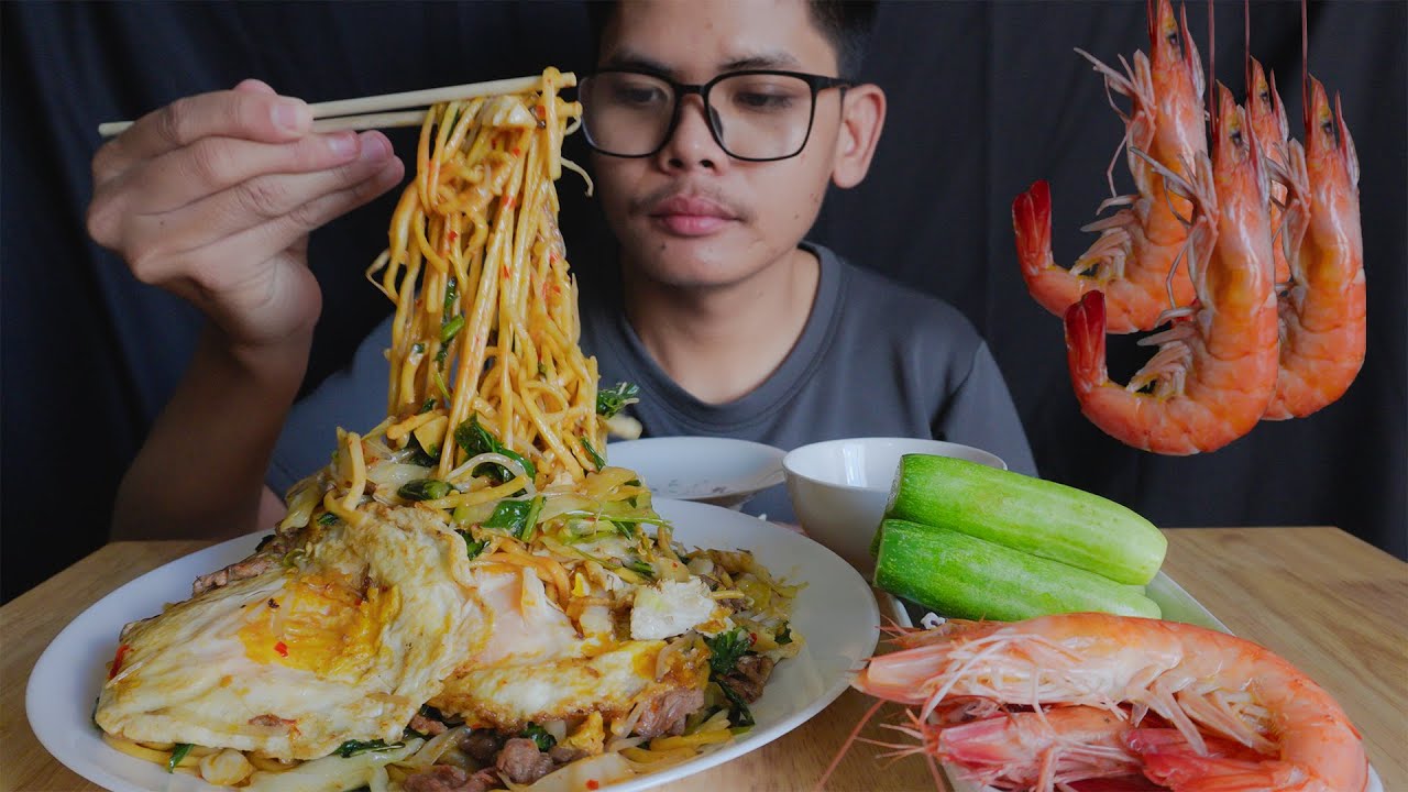 ASMR Mukbang with Fried Noodles & Shrimp