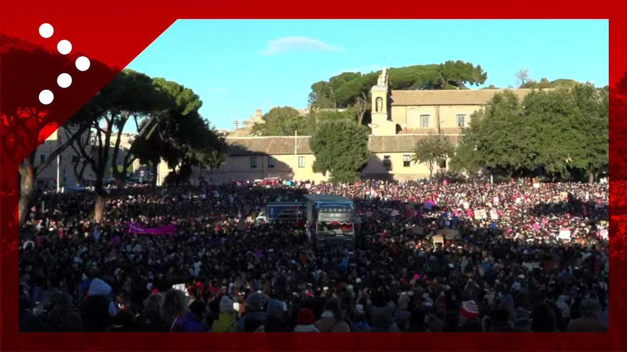 Roma, la manifestazione Non Una di Meno: il raduno al Circo Massimo e le voci delle persone