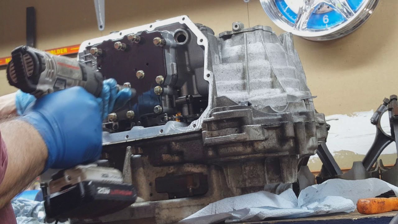 Замена ремня в вариаторе Mini Cooper 2002 года: часть 1.