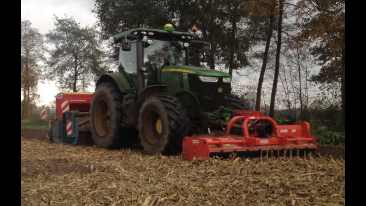 Imants 48SX spitmachine met John Deere en klepelmaaier.in een werkgangTrekkerweb