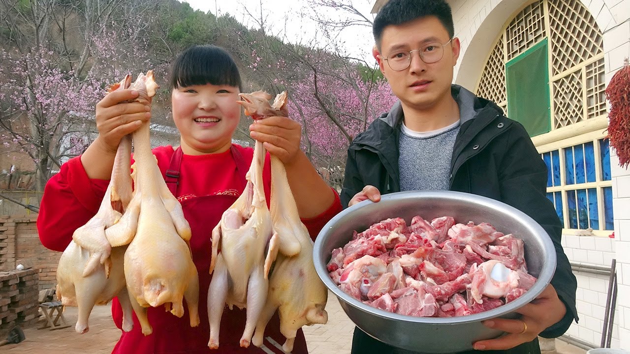 Ужин на день рождения для Liangliang с 10 фунтами ребер и 4 цыплятами | Сяцзе из Шанбея
