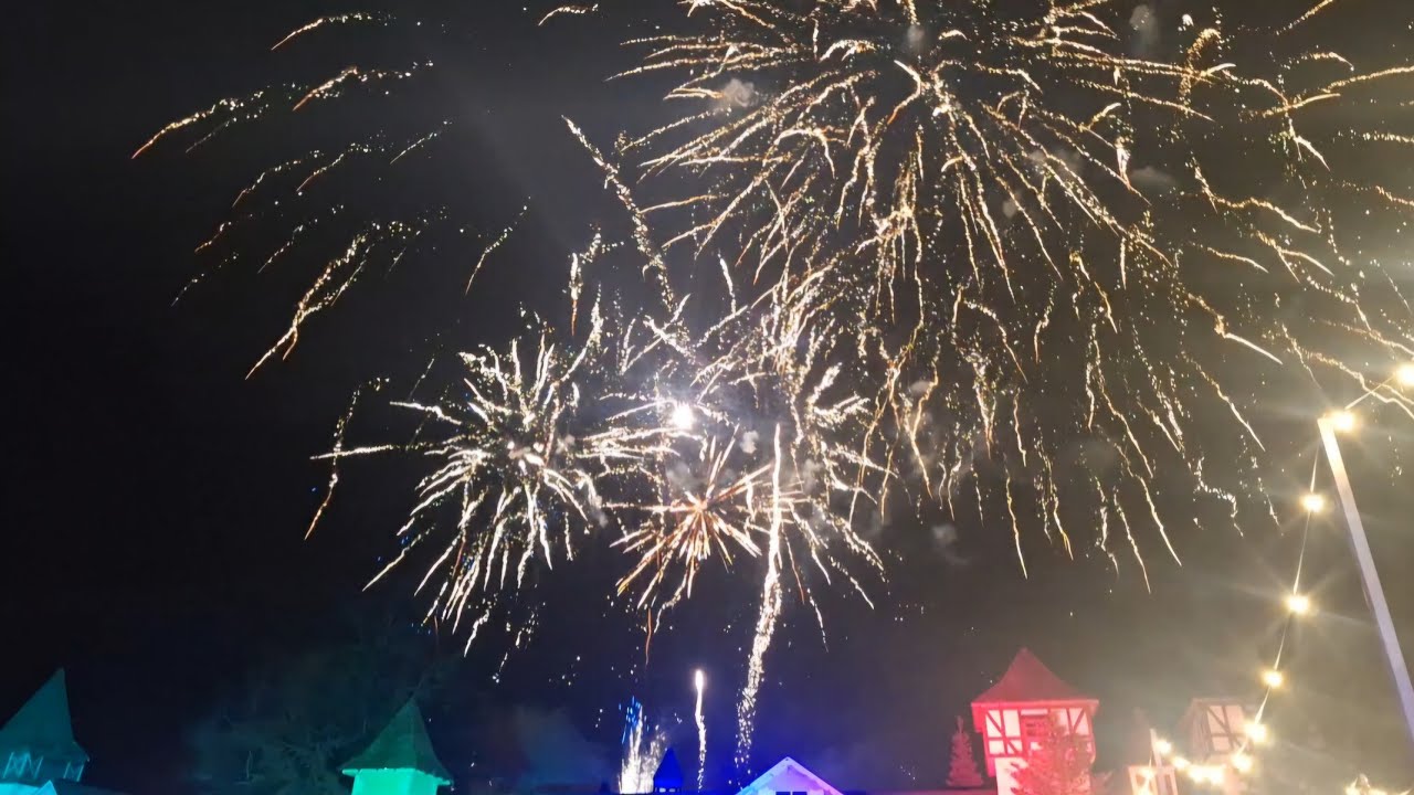 Gulliver’s World.  New years eve fireworks 2025 -  2026