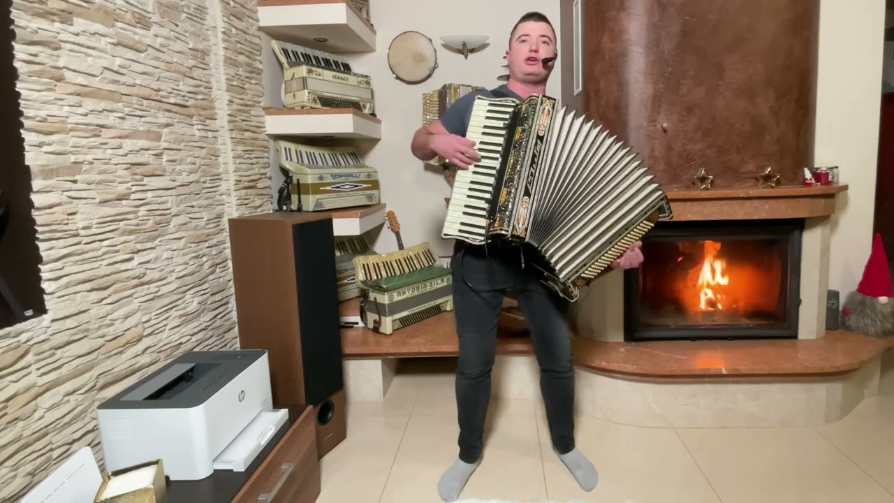 Matko moja ja wiem - wyk. Łukasz Tulej (akordeon + wokal)