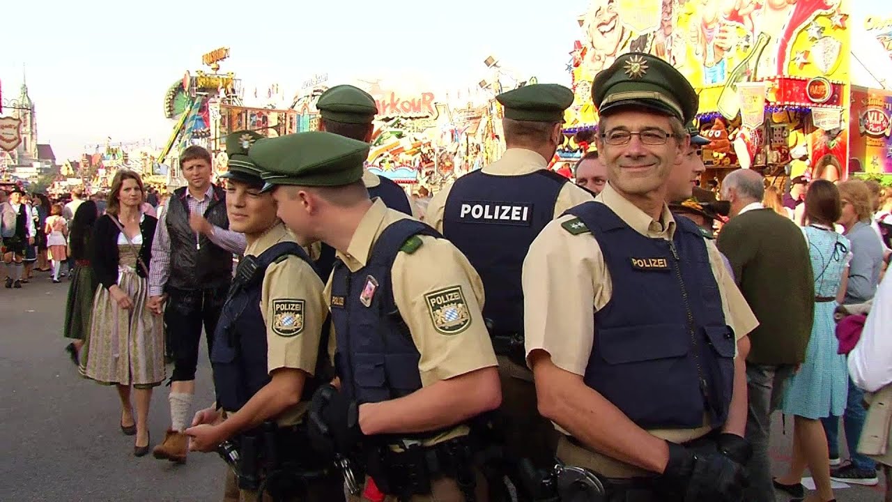 Oktoberfest 2016: Unterwegs mit der Wiesnstreife