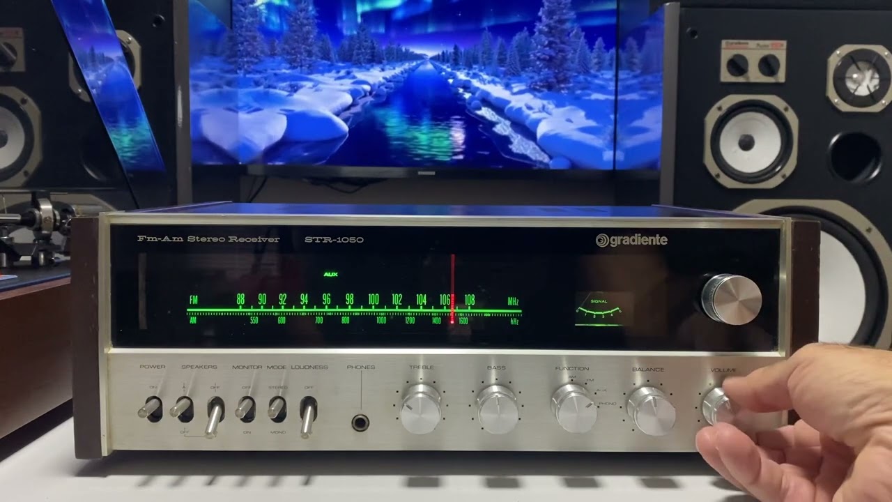 Receiver Cl&aacute;ssico da GRADIENTE modelo STR-1050 conserva&ccedil;&atilde;o rar&iacute;ssima