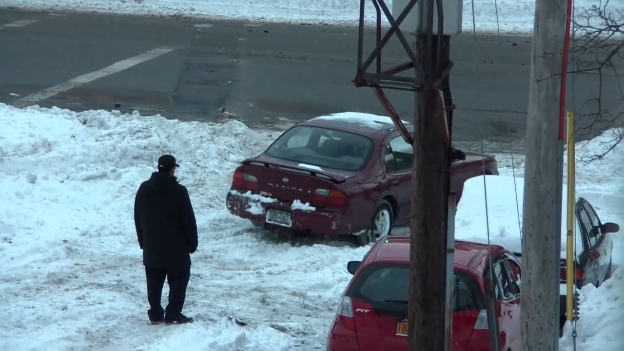 Blizzard 2010 Bronx NY - Cars Stuck In The Snow