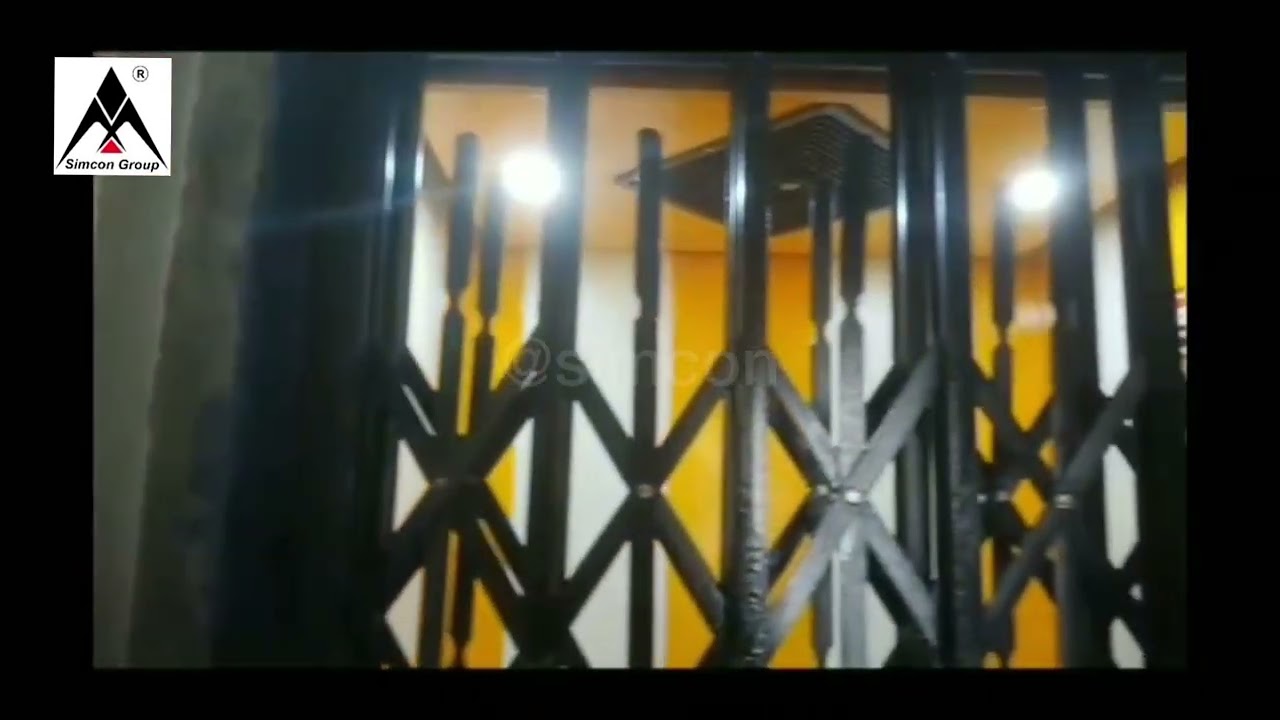 Manual door lift handover