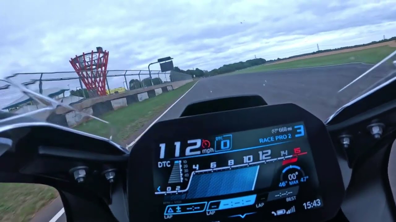 Castle Combe track day 20.8.25 group 1