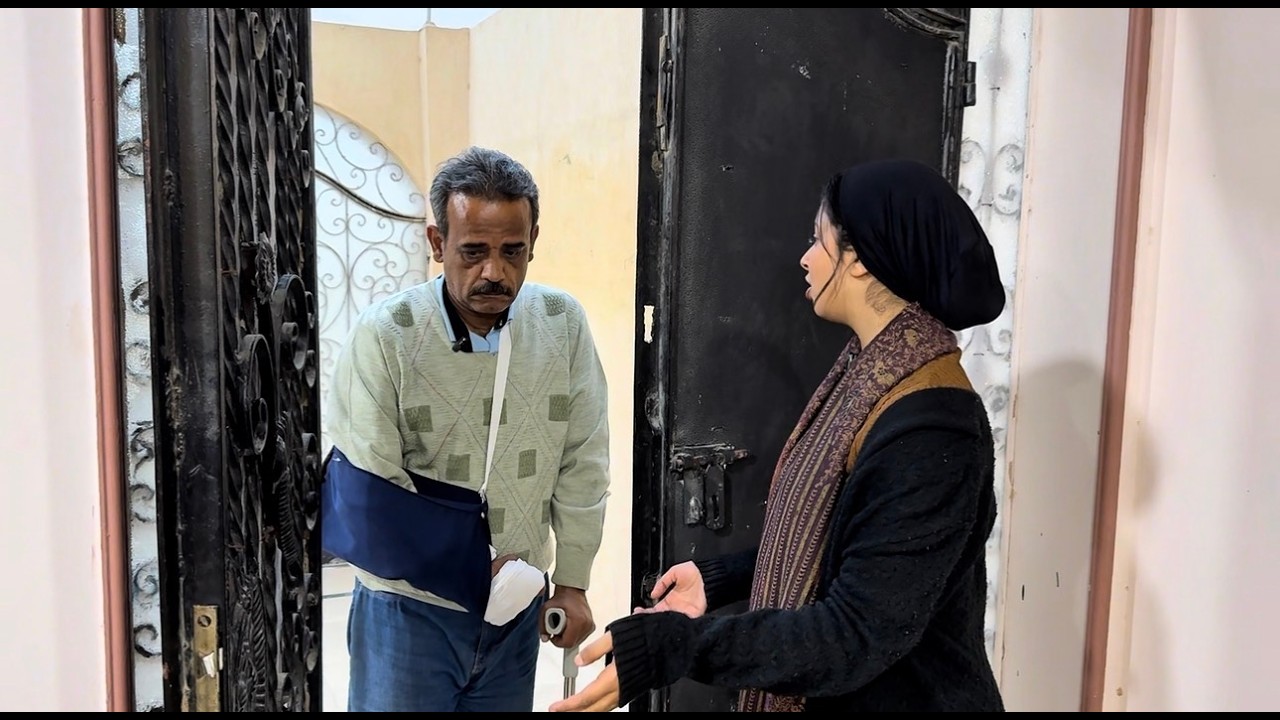 اب عمل نفسه تعبان وعايز يفطر! عند بناته المتزوجين شوف التلت بنات عملو فيه اى
