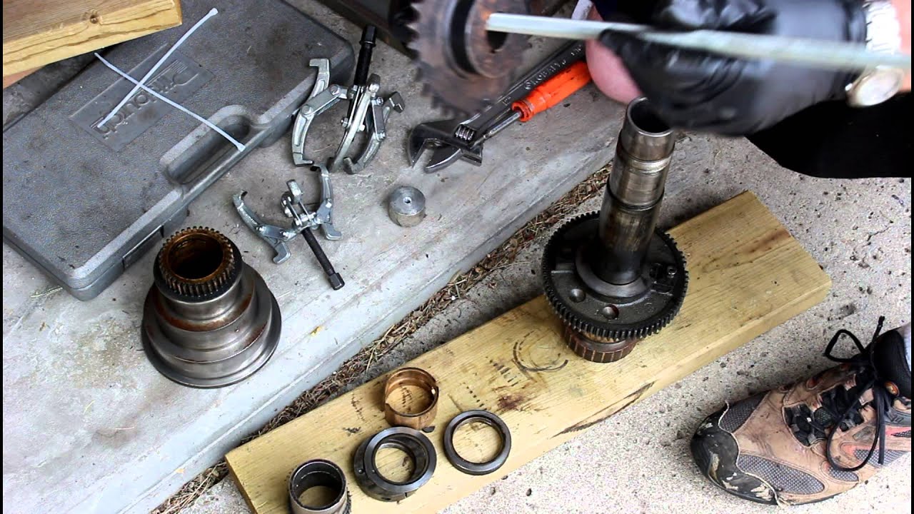 South Bend Heavy 10 Bull Gear Spindle Removal!