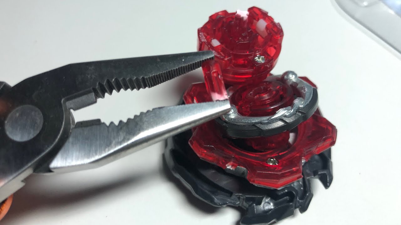 ЧТО СЛУЧИЛОСЬ С ВЕНОМОМ??? КТО СЛОМАЛ??? Бейблэйд Бёрст / Beyblade Burst