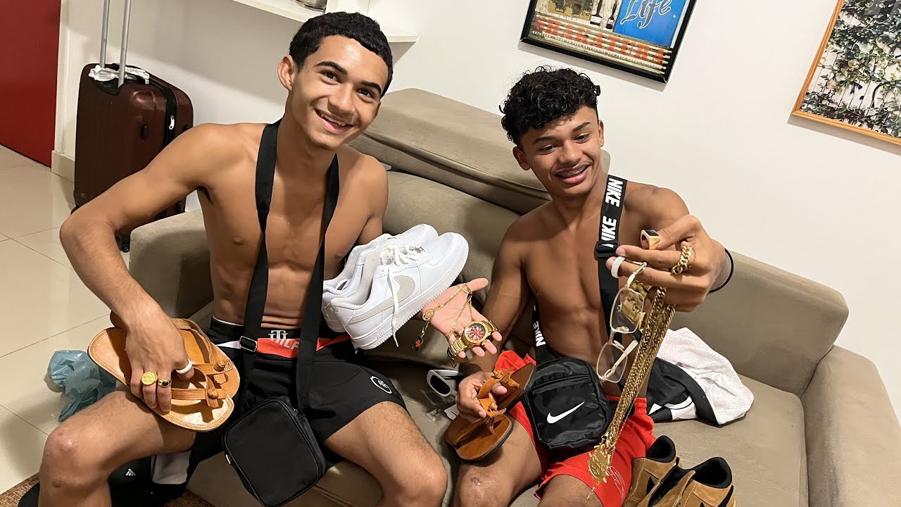 ELES COMPRARAM TUDO ISSO DE OURO NO RIO DE JANEIRO 😱