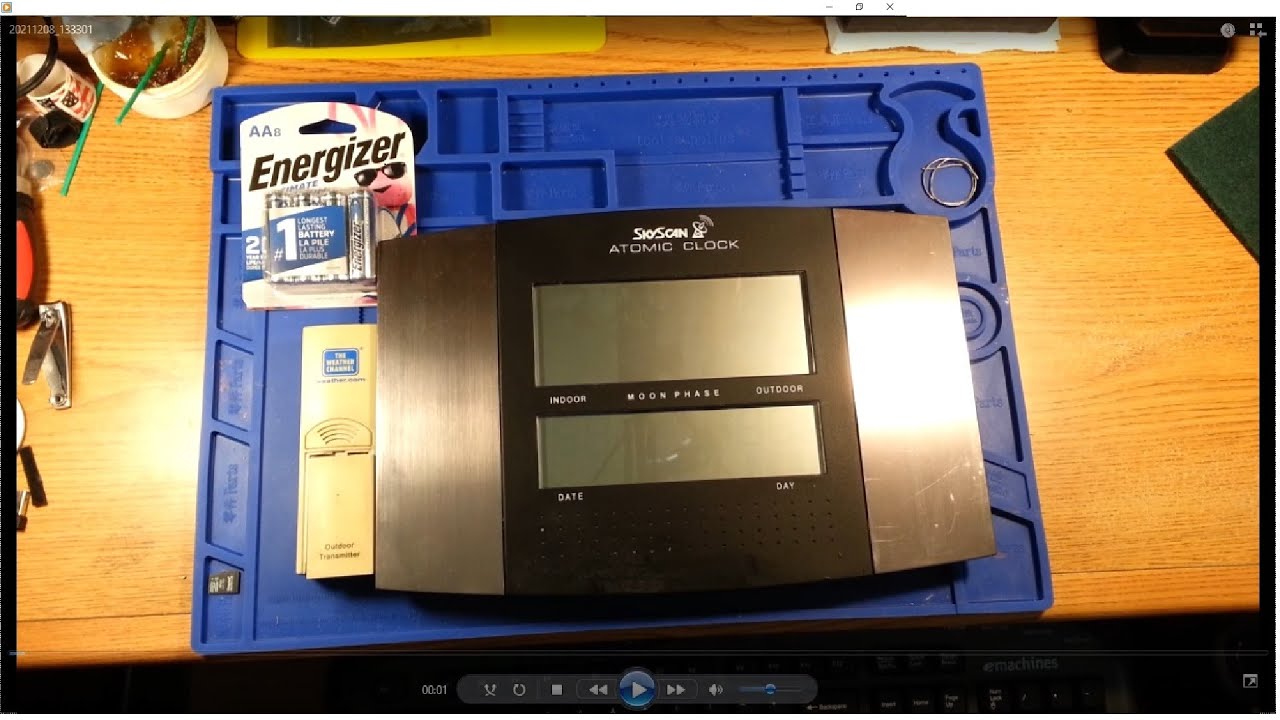 E004_PT1 - SkyScan Atomic WWVB Digital Clock - Battery leak damage repair