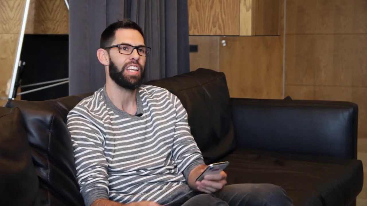 Turn your smartphone into a portable CCTV camera with Faceter.